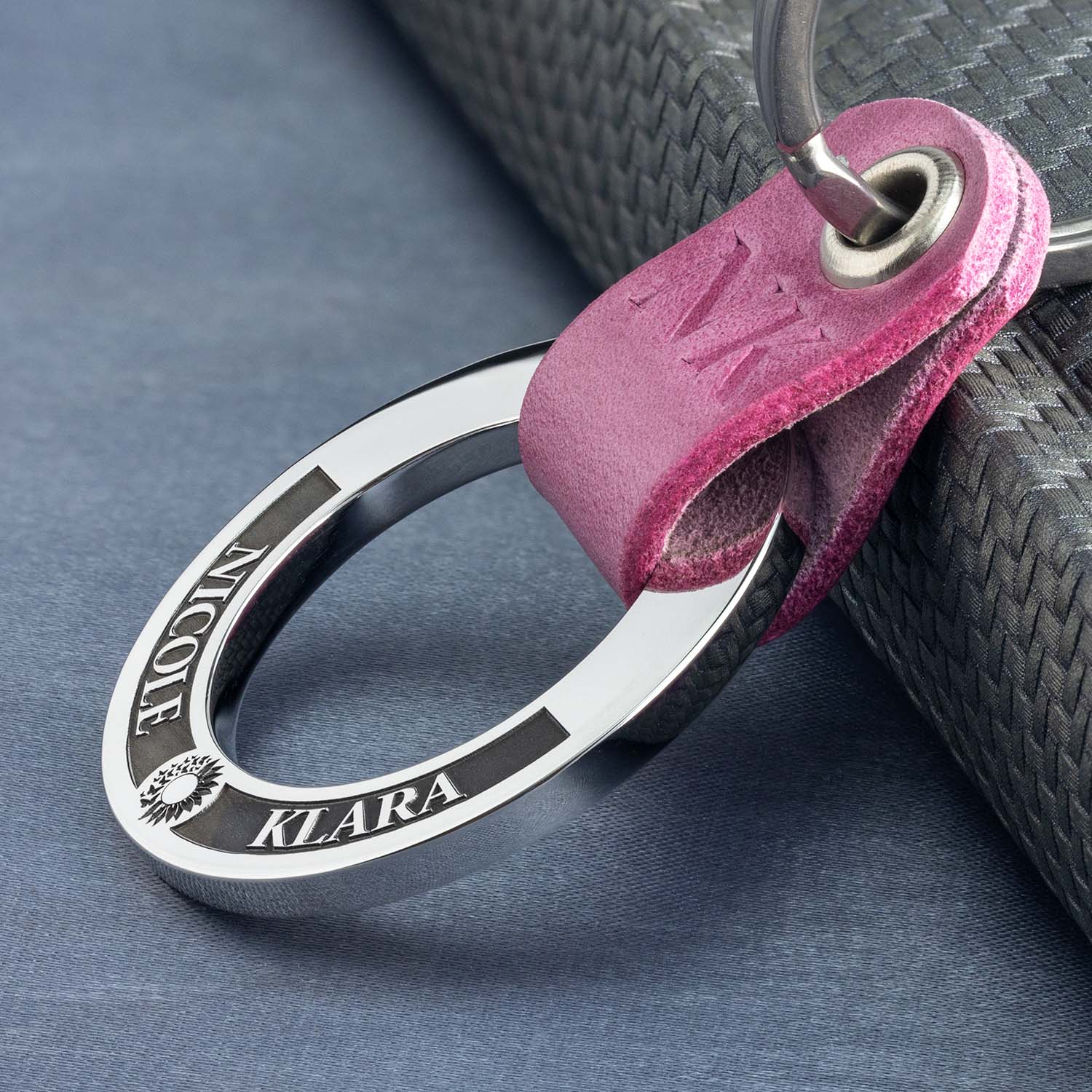 Personalised Keyring: Exquisite Leather and Monogram Elegance - Custom-Coins.Gift