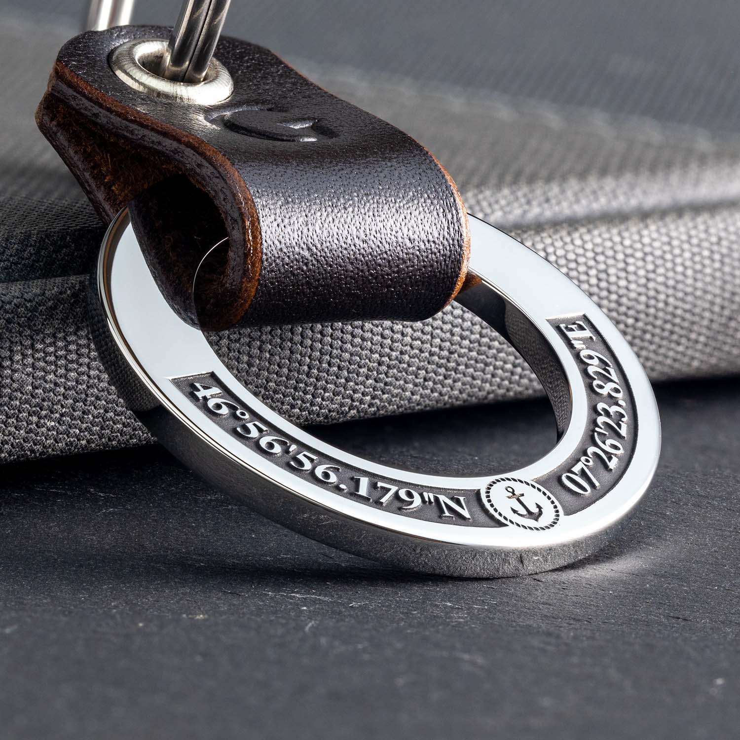 Personalised Keyring: Exquisite Leather and Monogram Elegance - Custom-Coins.Gift