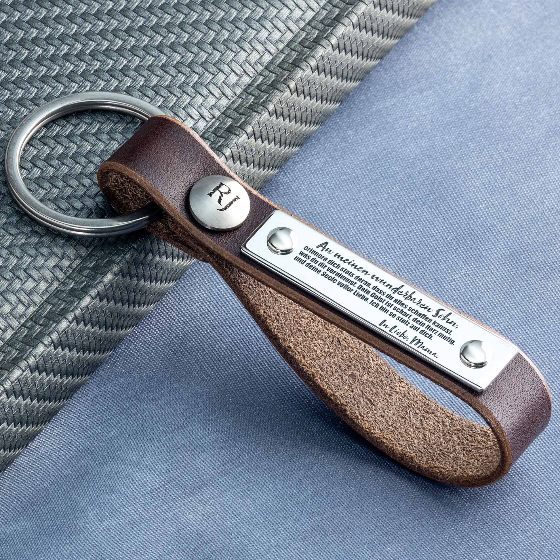 Personalised Leather Keyring with 3D Engraving - Custom-Coins.Gift